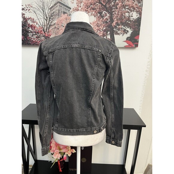 Gap Women’s  Denim Jacket Medium Wash XS Long Sleeve Button Down With Pockets - Picture 3 of 15